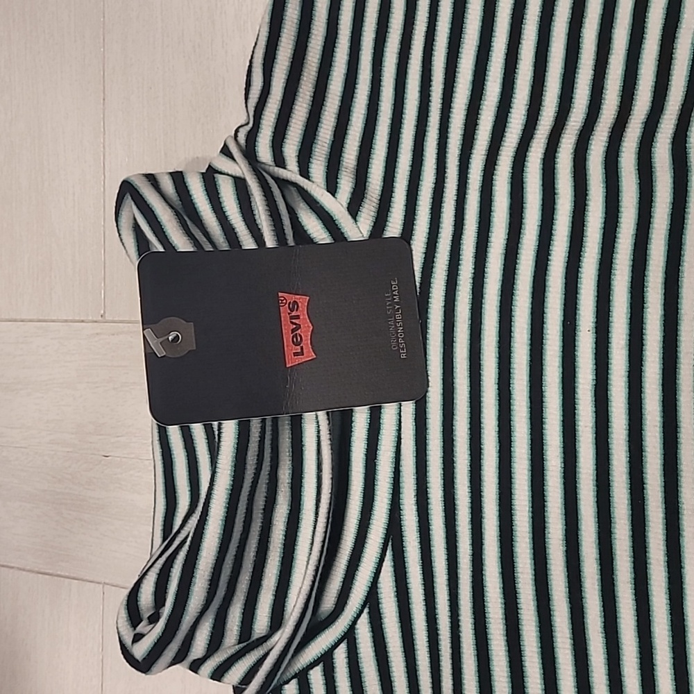 Levis Striped Turtleneck - Picture 2 of 4